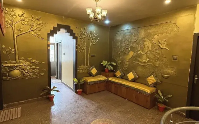 Hotel Bharat