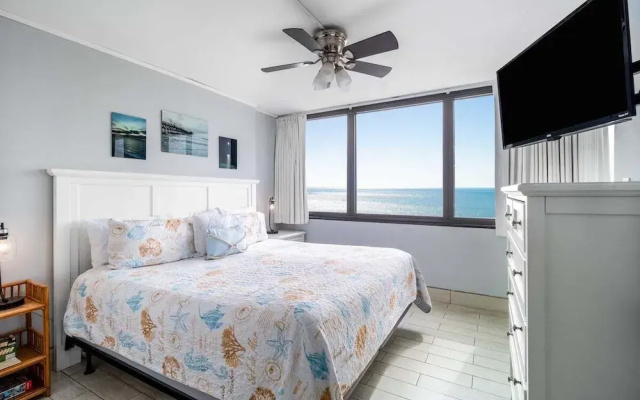 Sands Beach Club 1116