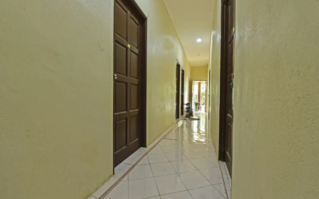 Oyo 90596 Casaria Inn