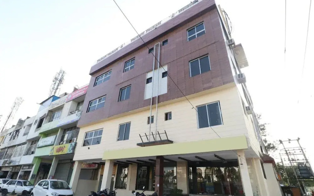 Golden View Hotel by OYO Rooms