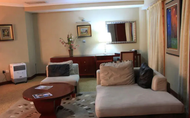 Chelsea Hotel - Guest Room