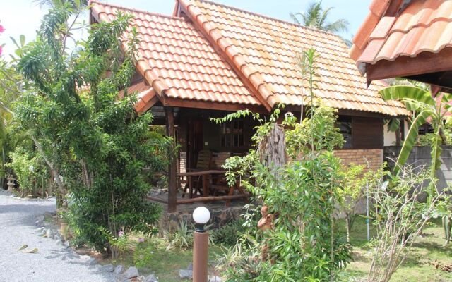 Отель Laguna Beach Club Ланта вид на фасад