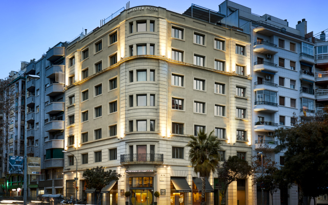 Sercotel Amister Art Hotel вид на фасад