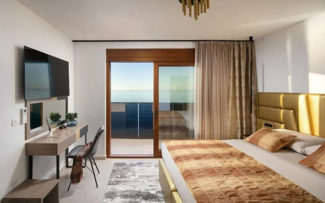 Malibu Imperial Seafront Apartments