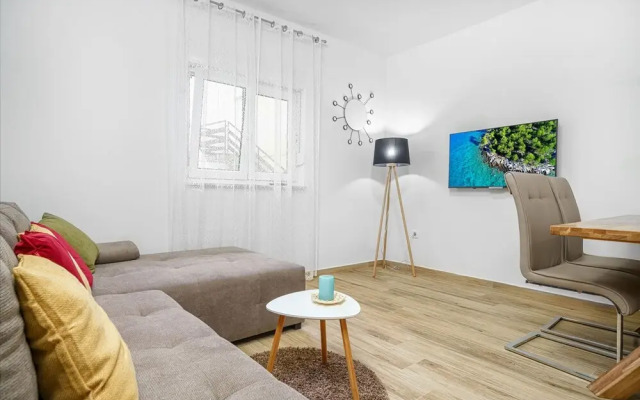 "air-conditioned Apartment on the Ground Floor With 2 Bedrooms"