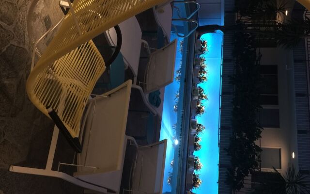 Отель Beverly Laurel Hotel США, Лос-Анджелес - отзывы, цены и фото номеров - забронировать отель Beverly Laurel Hotel онлайн вид на фасад