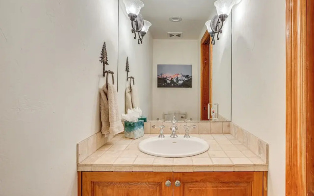 Luxurious Ski-in/ski-out Telluride Mountain Escape