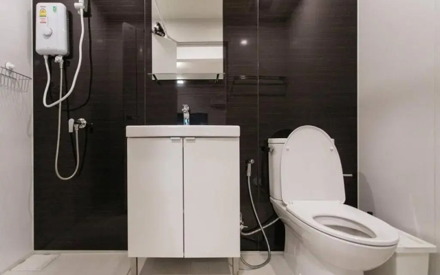 U3 Large 2 Bedroom Full Kitchen Near BTS Udomsuk