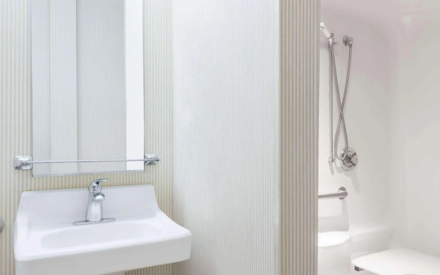 Microtel Inn & Suites By Wyndham Uncasville