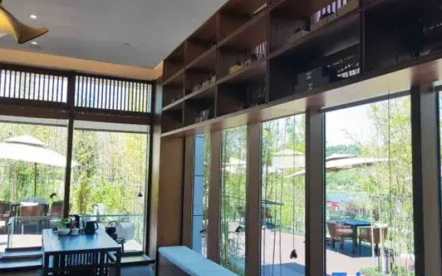 Youfeng Laiyi Hotel