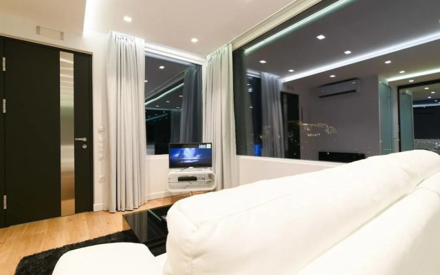 Majestic Homm Penthouse in the Heart of Plaka