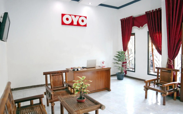 OYO 956 Penginapan Eby