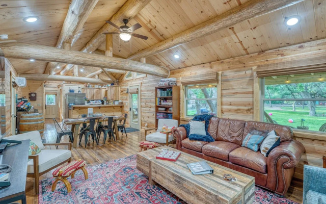 Ultimate Riverfront Retreat! Blanco Family Cabin