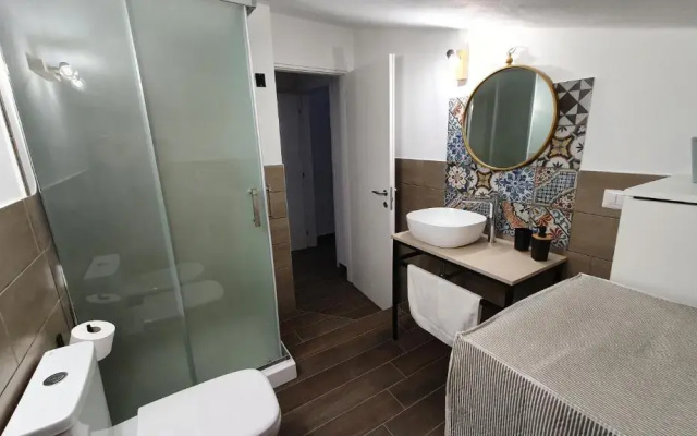 Apartment in Villa a Stone's Throw From the sea Up