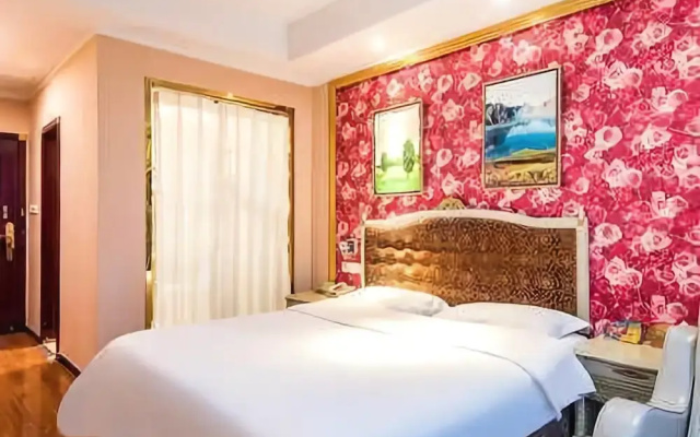 Yijia Hotel