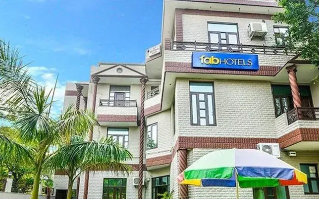 Fabhotel Bella Vista