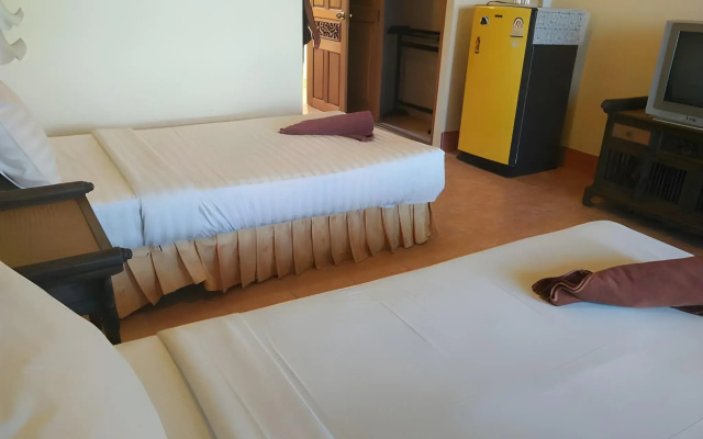 Baan Karon Hill Phuket Resort