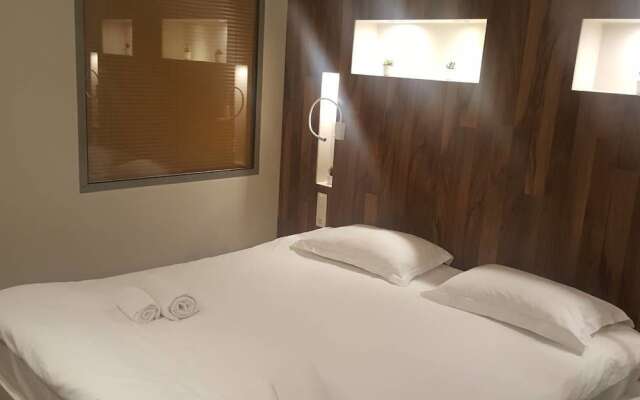 Отель MJ Luxury Suites комната для гостей