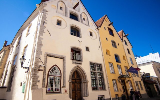 Отель «Три сестры» Эстония, Таллин - 6 отзывов об отеле, цены и фото номеров - забронировать отель «Три сестры» онлайн вид на фасад