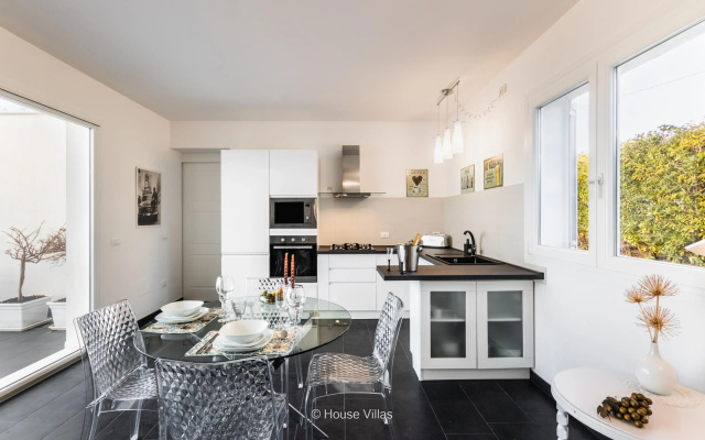 Albantica In Avola With 3 Bedrooms And 3 Bathrooms