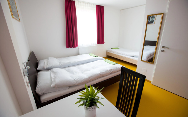 A&T Hotel & Hostel