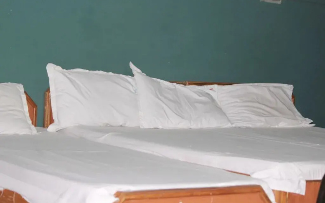 Kanchan Hotel
