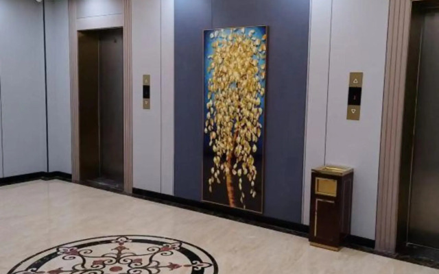Shenzhen Bolang Hotel (Xintangwei Metro Station)