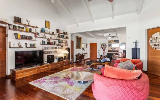 3BR Villa M Mento With Infinity Pool