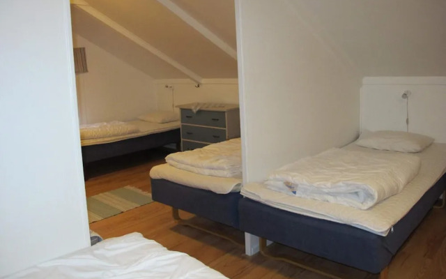 Spacious Holiday Home for 8