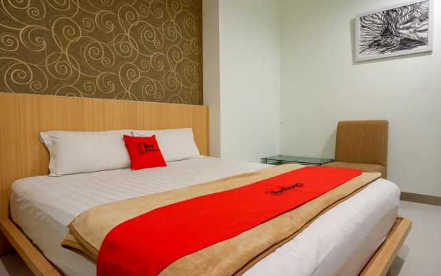 Family Budget Hotels F77 by Reddoorz