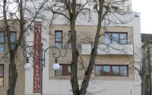 Hotel Leon Bianco Адрия вид на фасад