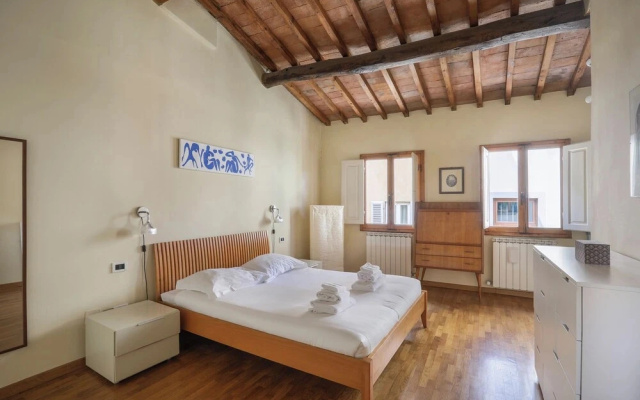 Charming Apartment in Oltrarno