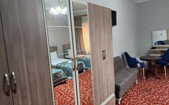 Golden Rose Hotel