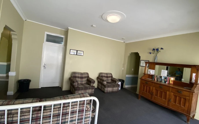 McGuire's CBD Hotel