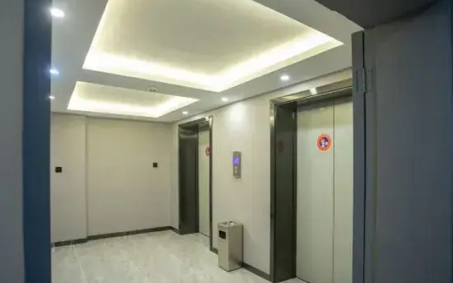 Duojiangnan Hotel (Yintai Department Store, Linping Pedestrian Street, Hangzhou)