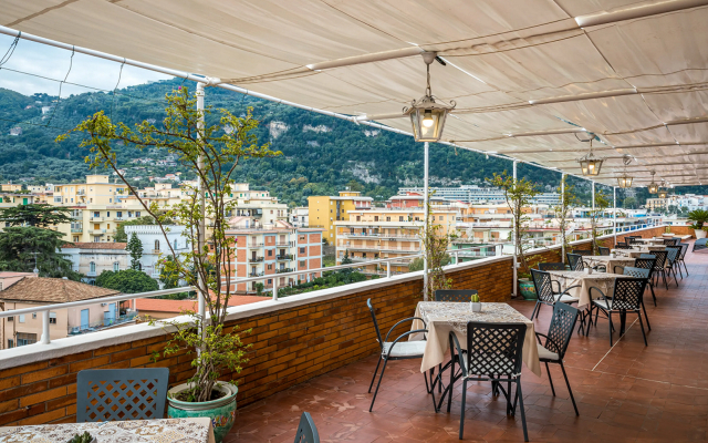 HOTIDAY Room Collection - Sorrento