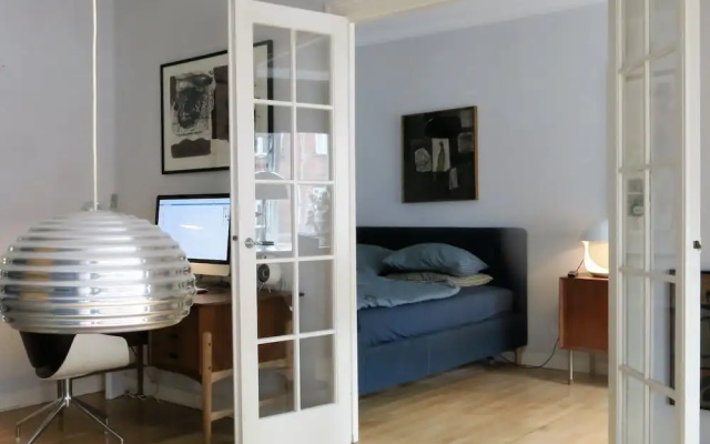 Apartment close to Metro 1392-1