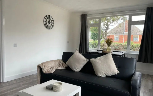 Gerrard Grove is Lovely 2-bed Bungalow in Clacton