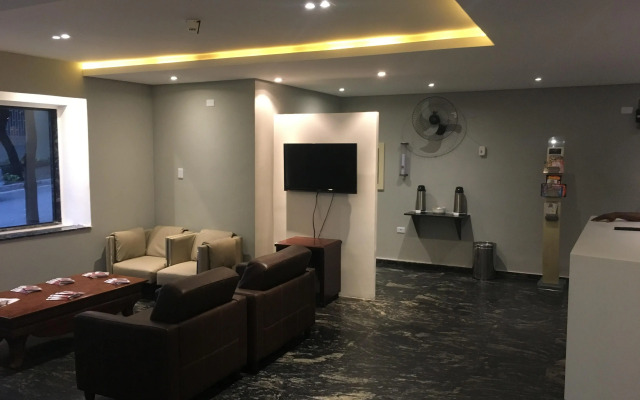 Hotel Cardim Plaza
