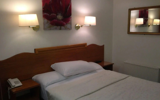 Dergvale Hotel
