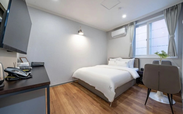 Hotel the M