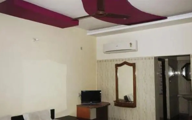 Hotel Poonam Palace