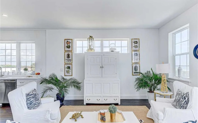 Anastasia Beach House - Five Bedroom Home