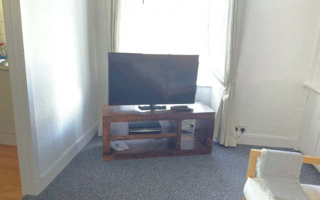 Immaculate 1-bed Apartment in Largs