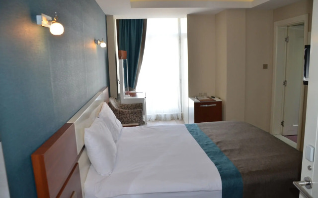 Grand Ahos Hotel