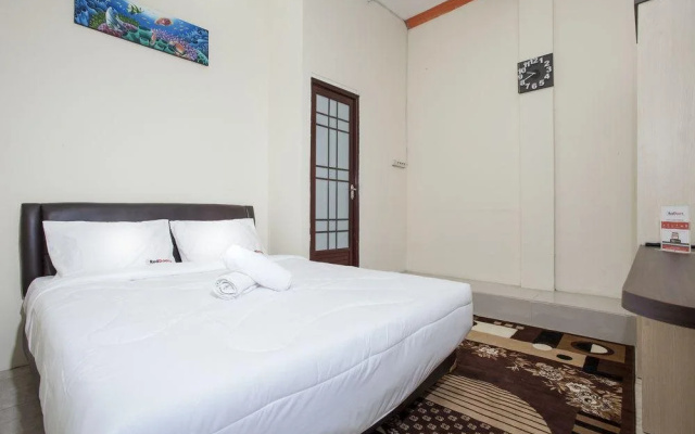 Sky Inn Syariah Mastrip 1 Surabaya by Reddoorz