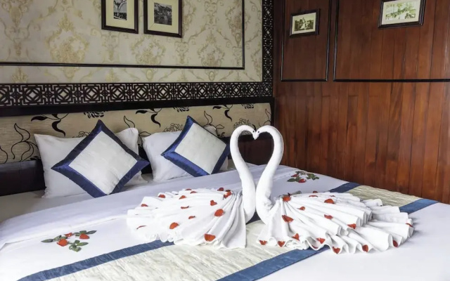 Halong Sunlight Legend Cruise