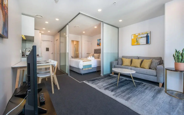 Ehome - Central CBD Romantic Apartment, Two Blocks from Waterfront