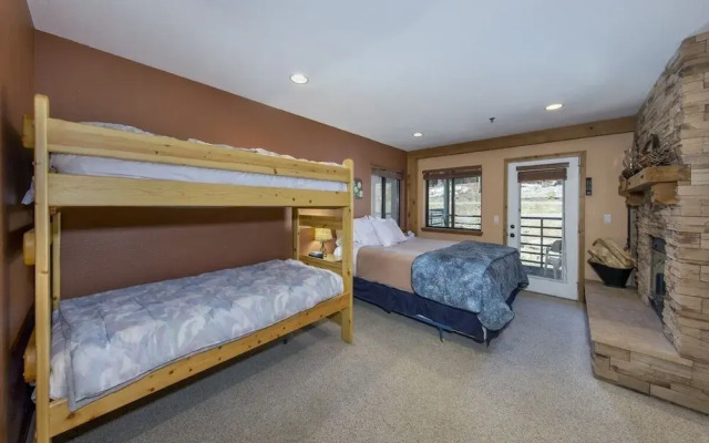 The Meadows 1120 - 2 Br Condo