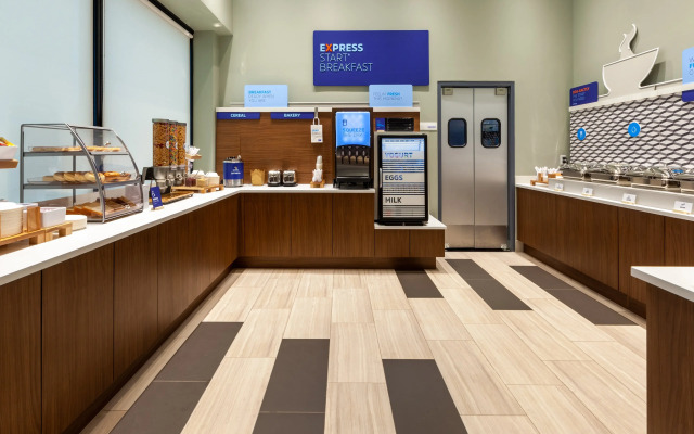 Holiday Inn Express NYC Brooklyn - Sunset Park by IHG
